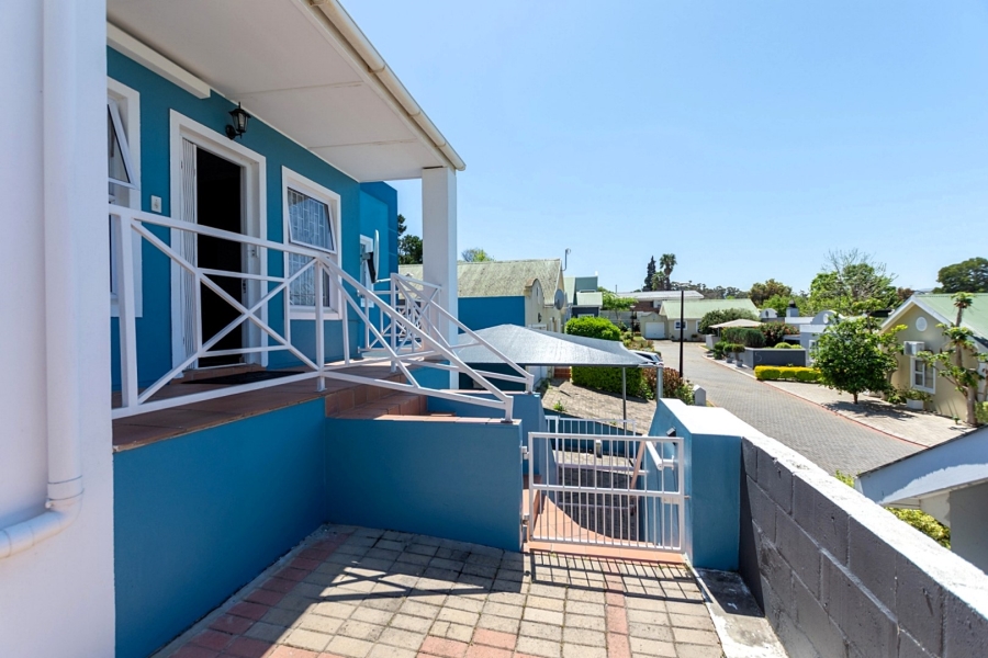 3 Bedroom Property for Sale in Bergzicht Western Cape
